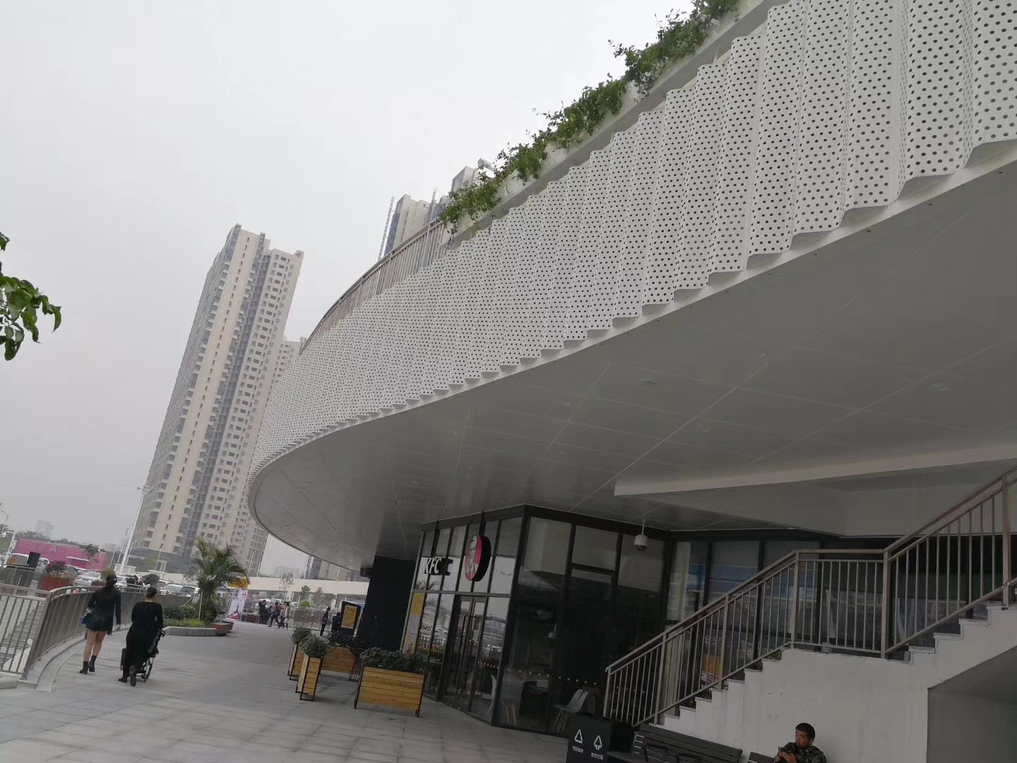 咸陽(yáng)商場(chǎng)門頭鋁單板